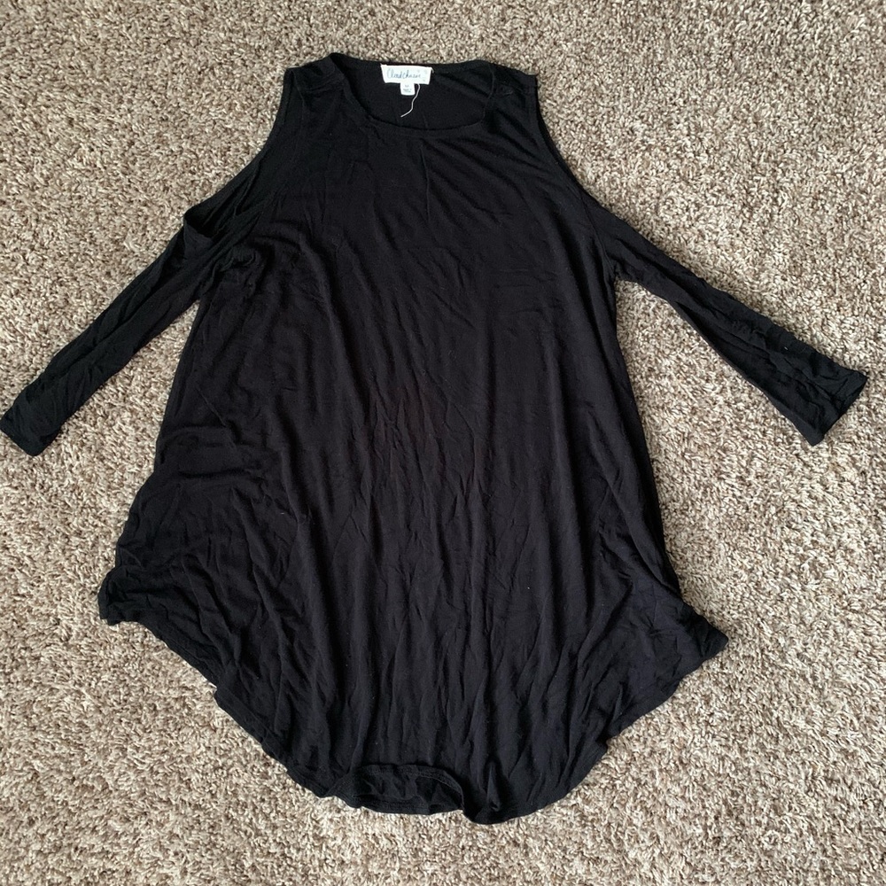 Cloud Chaser Cold Shoulder Top